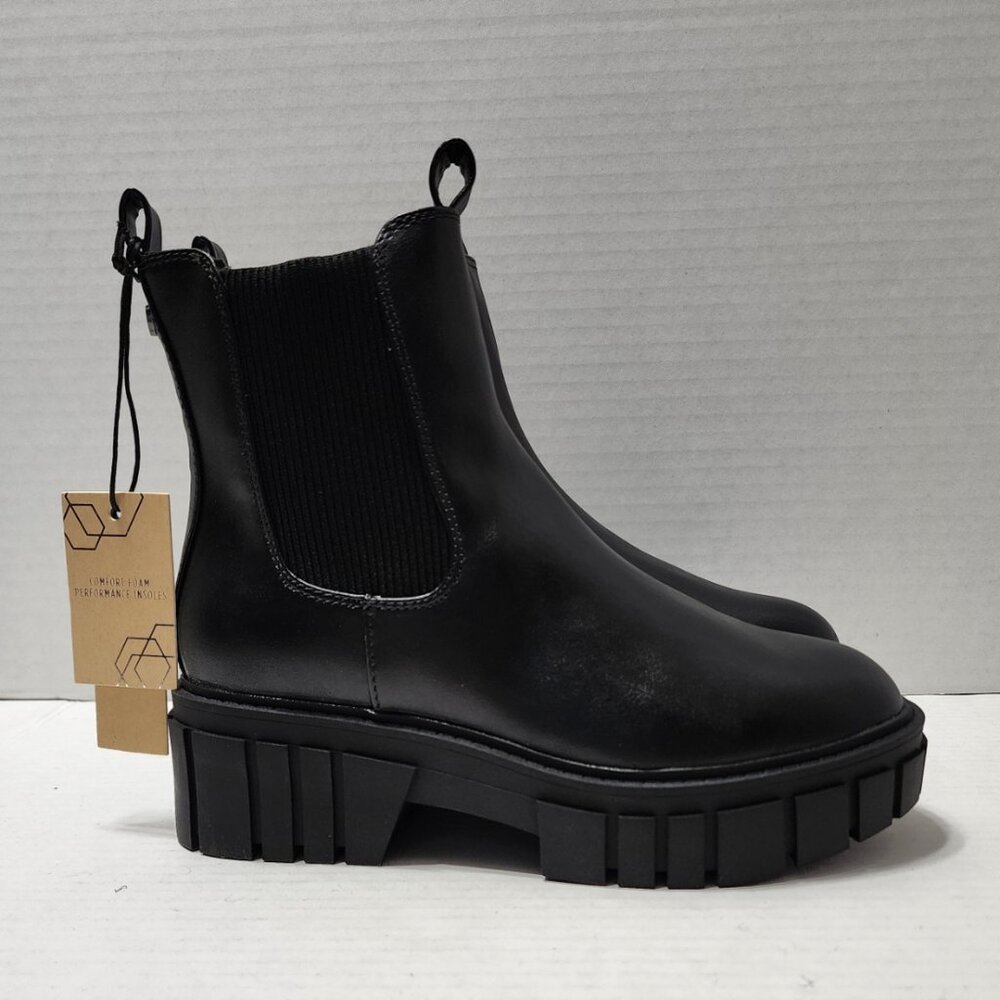 New Madden NYC Chunky Lug Chelsea Boots - Black - Size 9